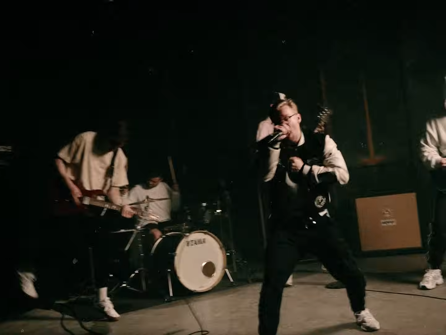 Elwood Stray Cast Stones At The "Ivory Tower," Will Tour Europe In Q1 2026