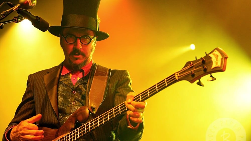 Les Claypool Announces Massive Career-Spanning Triple-Band Tour 'Claypool Gold'
