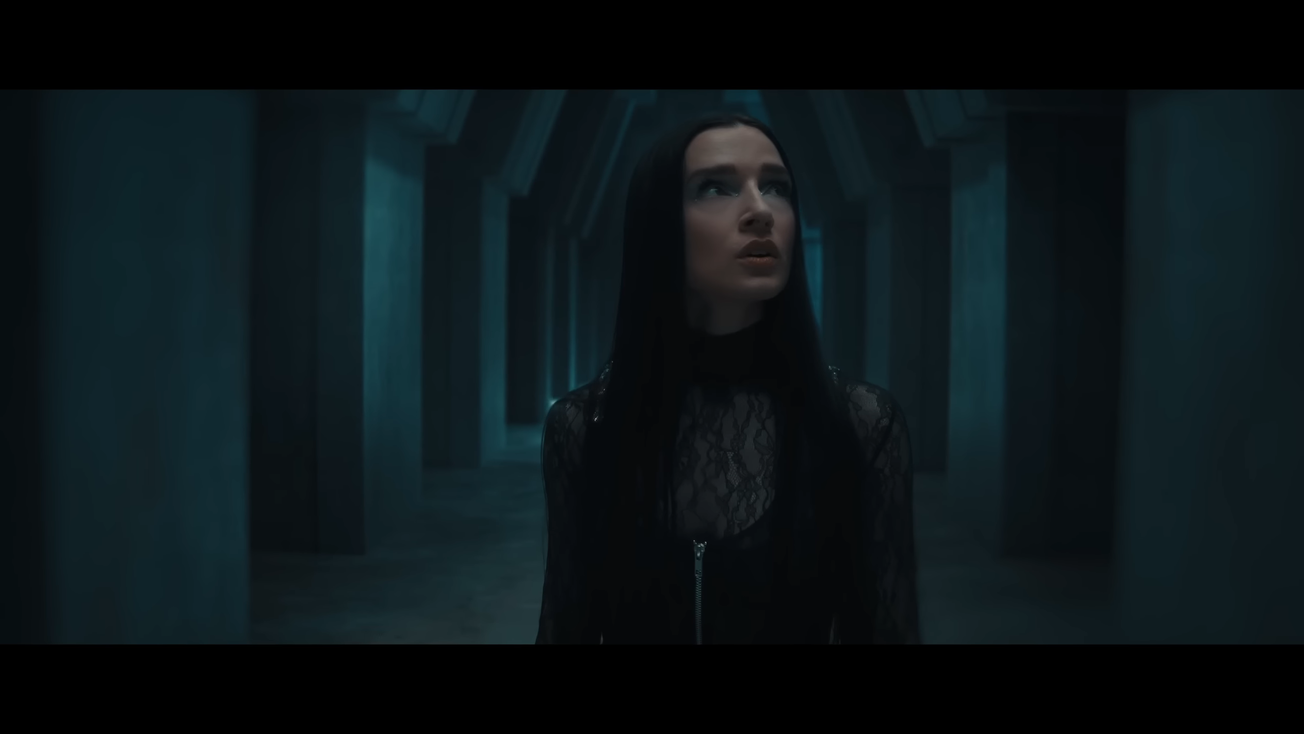 Poppy Tries To Cut Through The Noise With Teaser "the dogs are already biting"