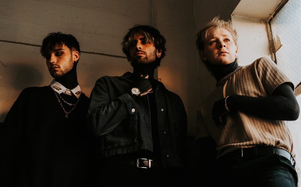 Glasswaves Drop Brooding New Single "doomed:2:DIE"