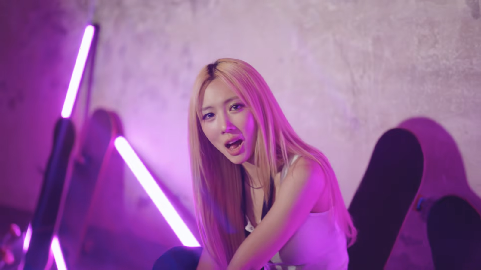 Dreamcatcher's Yoohyeon Drops Cover of Avril Lavigne's "Complicated"